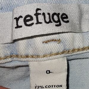 3/20$*Refuge size 0 white wash jeans